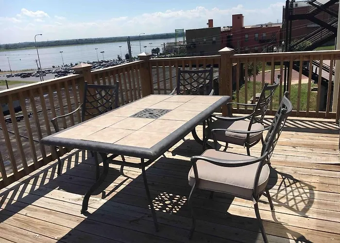 Riverview Loft! Downtown *