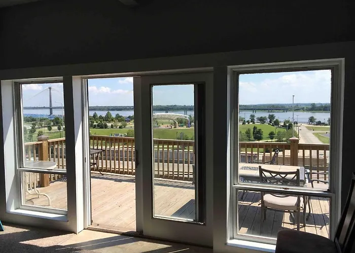 Riverview Loft! Downtown Апартаменты Элтон