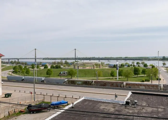 Riverview Loft! Downtown *