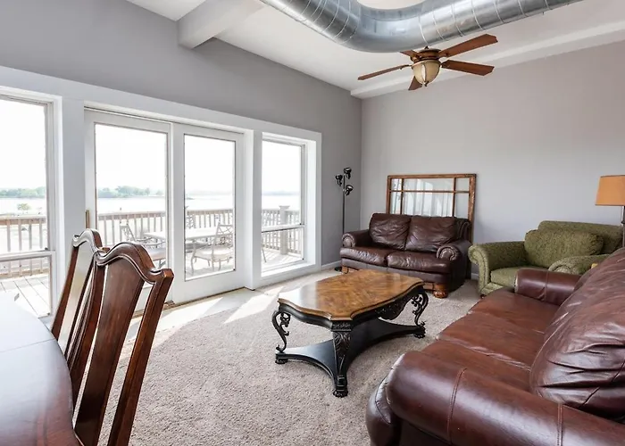 Апартаменты Riverview Loft! Downtown *